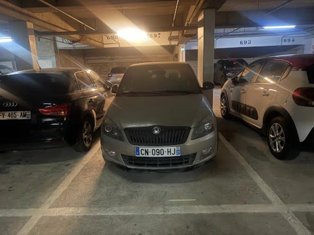 Garage vente à Paris, Île-de-France