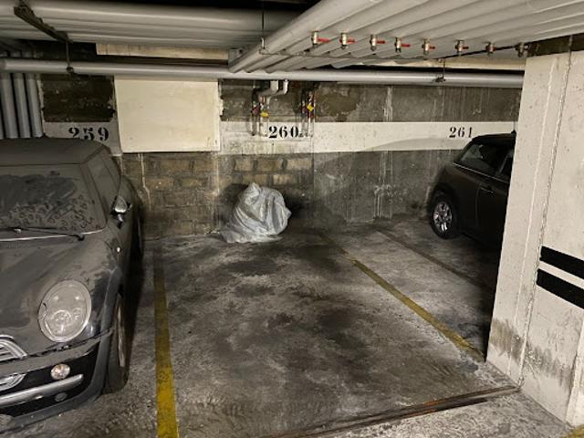 Garage vente à Paris 11e Arrondissement, Paris