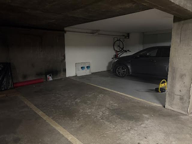 Garage vente à Paris 11e Arrondissement, Paris