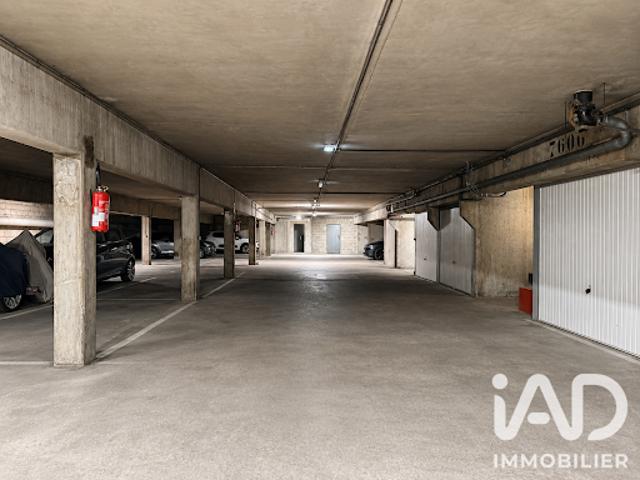 Garage vente à Paris, Île-de-France