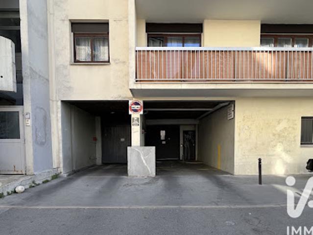 Garage vente à Paris 11e Arrondissement, Paris