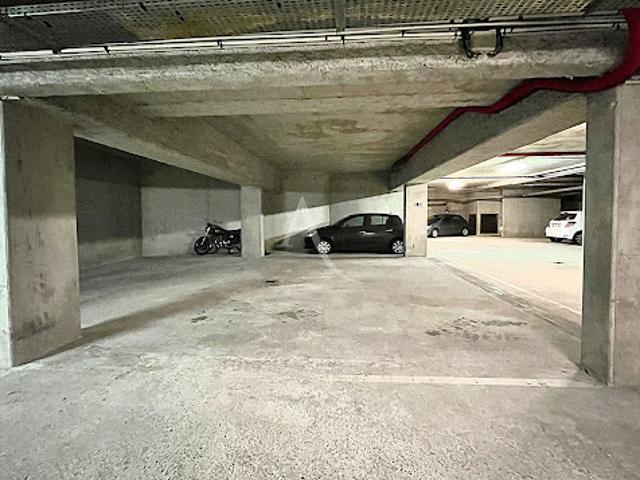 Garage vente à Paris, Île-de-France