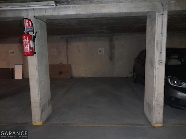 Garage vente à Paris, Île-de-France
