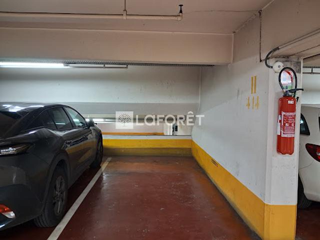 Garage vente à Paris, Île-de-France
