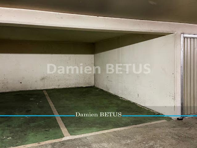 Garage vente à Paris, Île-de-France