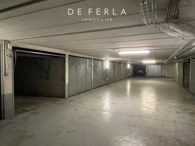 Garage vente à Paris, Île-de-France