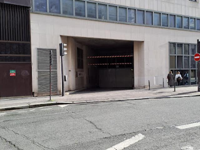 Garage vente à Paris, Île-de-France