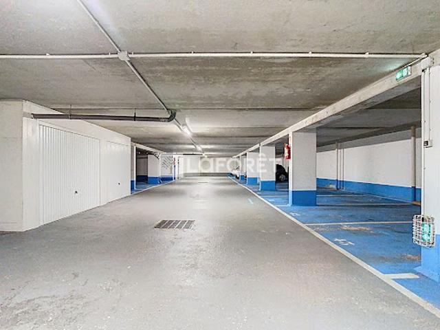 Garage vente à Paris, Île-de-France