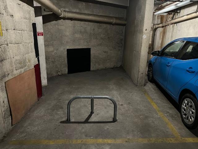 Garage vente à Paris, Île-de-France