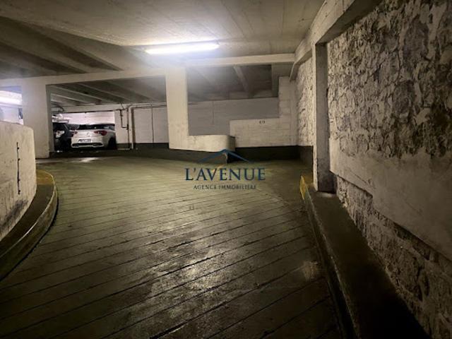 Garage vente à Paris, Île-de-France