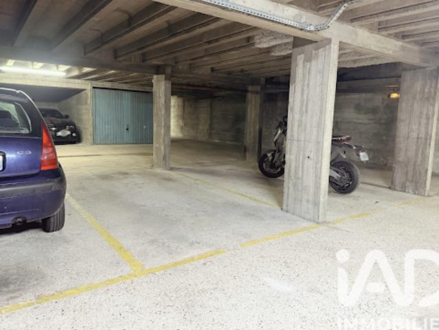 Garage vente à Paris, Île-de-France