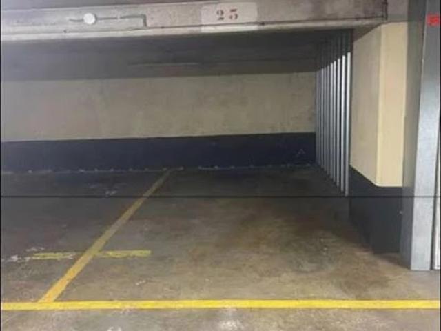 Garage vente à Paris, Île-de-France