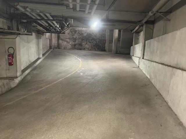 Garage vente à Paris, Île-de-France