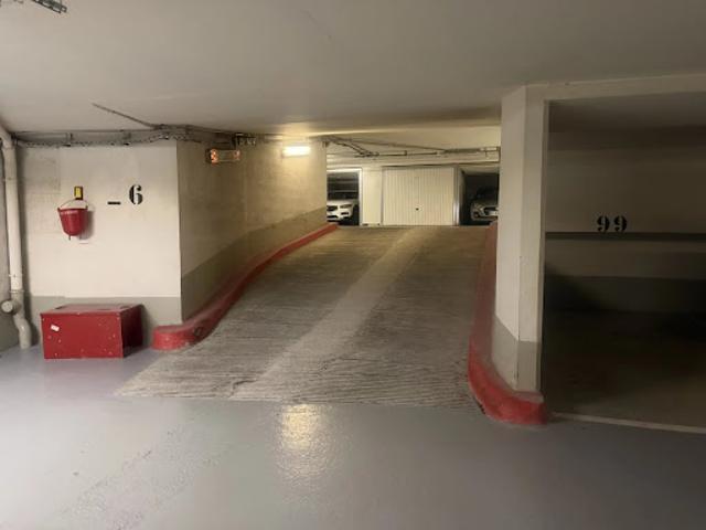 Garage vente à Paris, Île-de-France