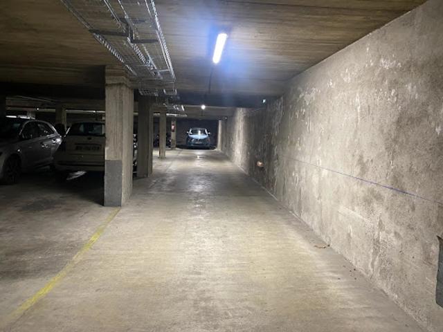 Garage vente à Paris, Île-de-France