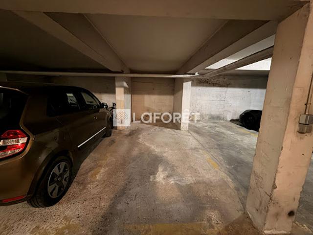 Garage vente à Paris, Île-de-France