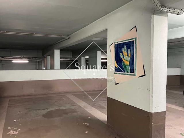 Garage vente à Paris, Île-de-France