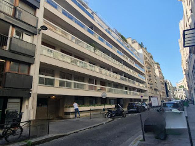 Garage vente à Paris, Île-de-France