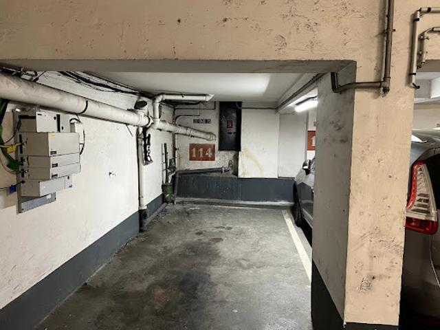 Garage vente à Paris, Île-de-France