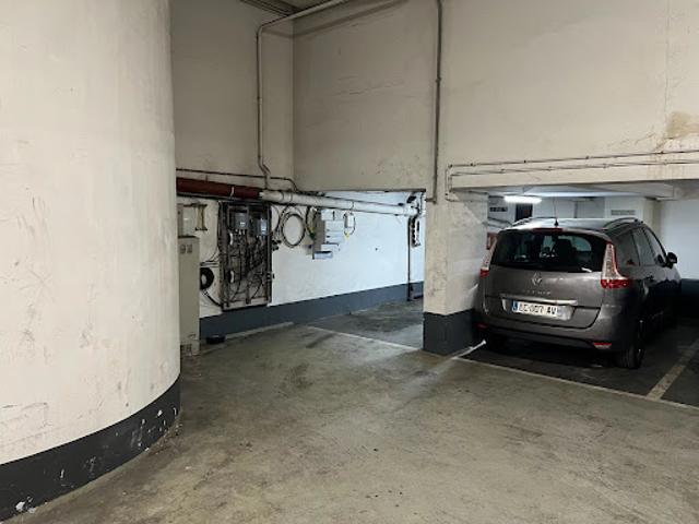 Garage vente à Paris, Île-de-France