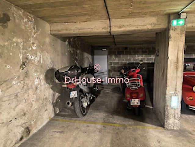Garage vente à Paris, Île-de-France