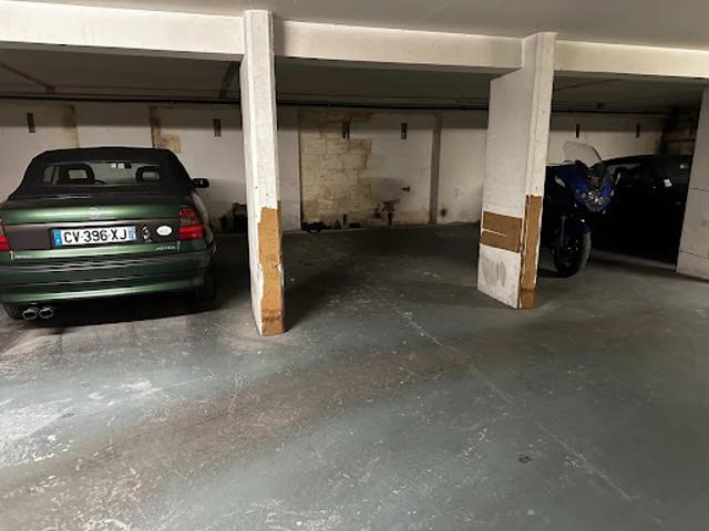 Garage vente à Paris, Île-de-France