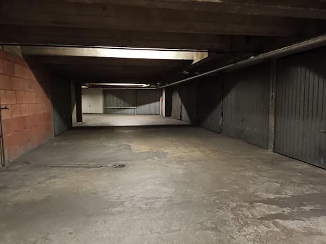 Garage vente à Paris, Île-de-France