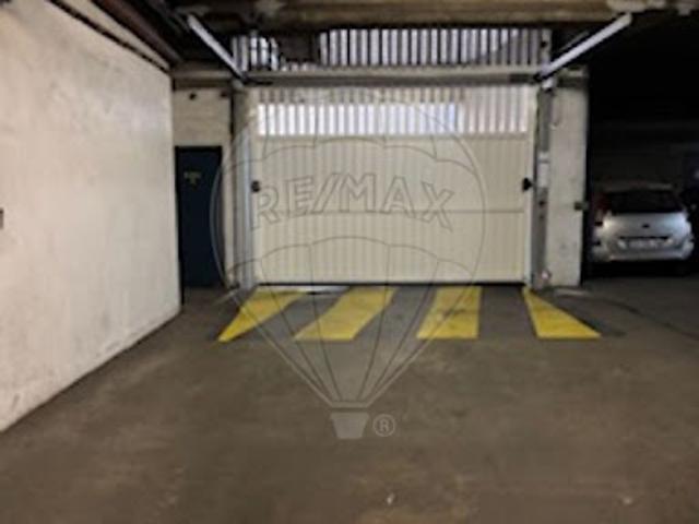 Garage vente à Paris, Île-de-France