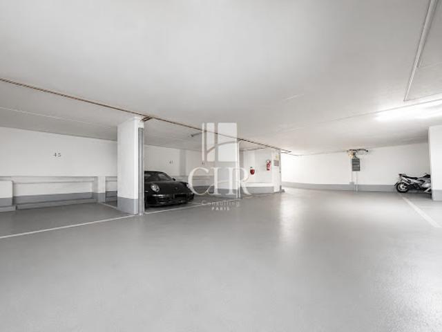 Garage vente à Paris, Île-de-France