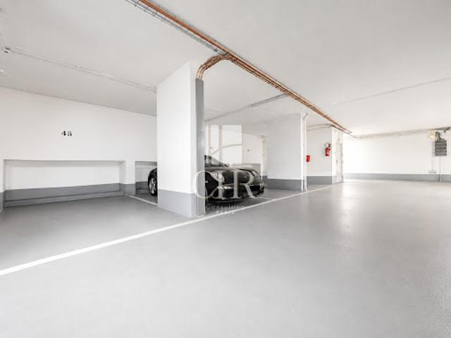 Garage vente à Paris, Île-de-France
