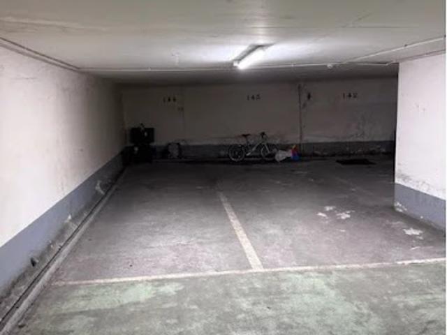 Garage vente à Paris, Île-de-France