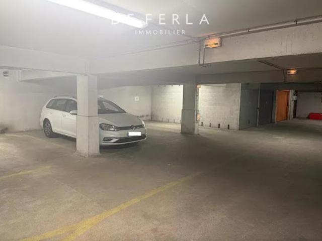 Garage vente à Paris, Île-de-France