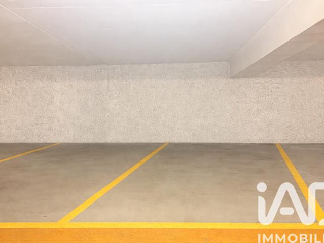 Garage vente à Paris, Île-de-France