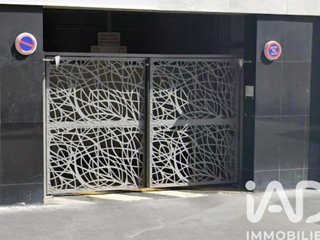 Garage vente à Paris, Île-de-France