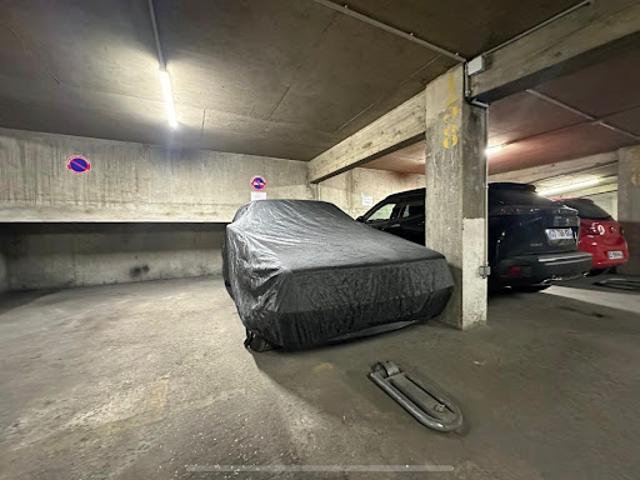 Garage vente à Paris, Île-de-France
