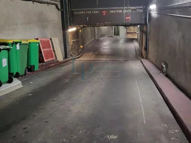 Garage vente à Paris, Île-de-France