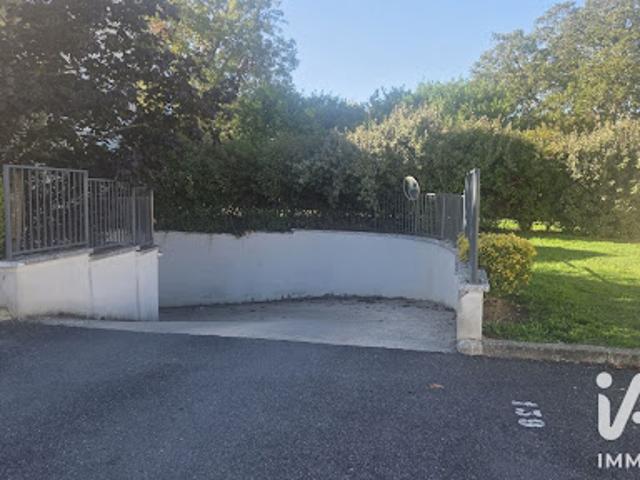 Garage vente à Saint-Fargeau-Ponthierry, Seine-et-Marne