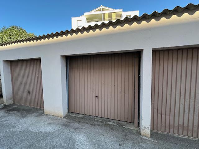 Garage vente à Le Thouar, La Garde