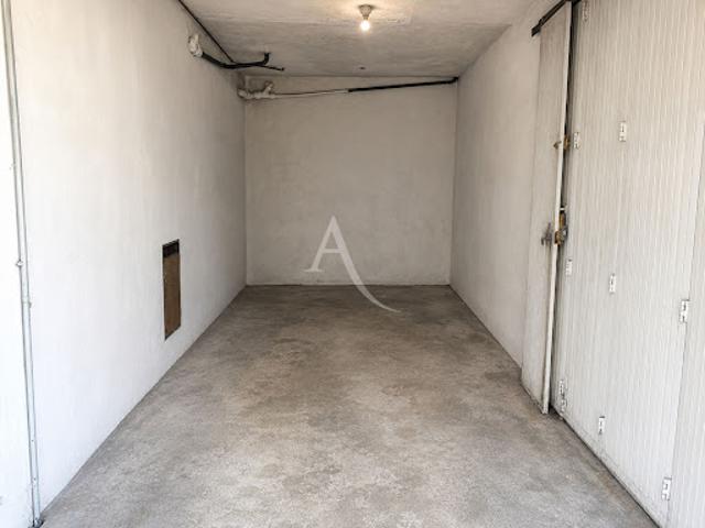 Garage vente à Les Sables-d'Olonne, Château-d'olonne