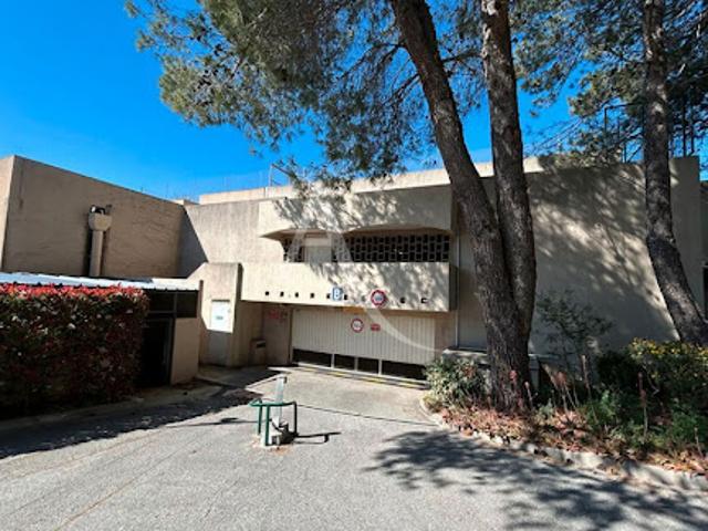 Garage vente à Arrondissement de Draguignan, Fréjus