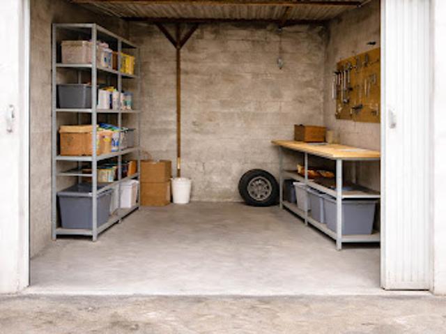 Garage vente à Les Sables-d'Olonne, Château-d'olonne