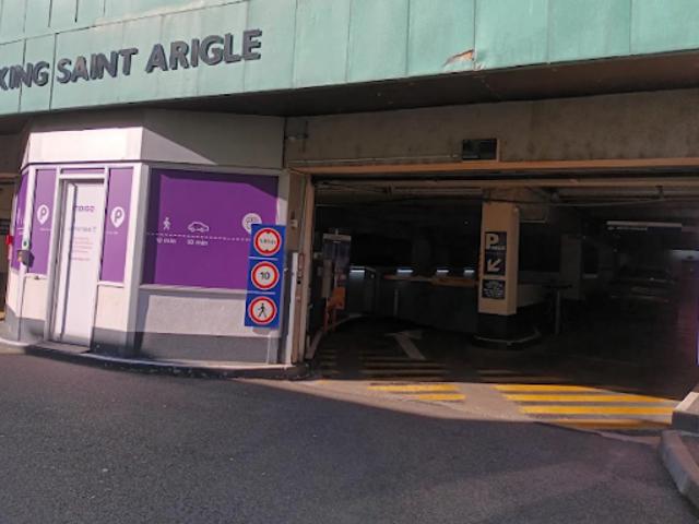 Garage vente à Cour St Sauveur, Nevers