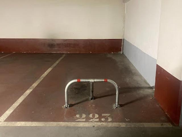 Garage vente à Paris 11e Arrondissement, Paris