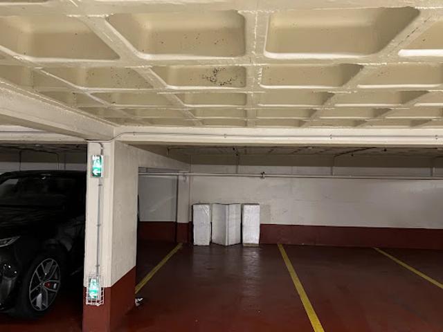 Garage vente à Paris, Île-de-France
