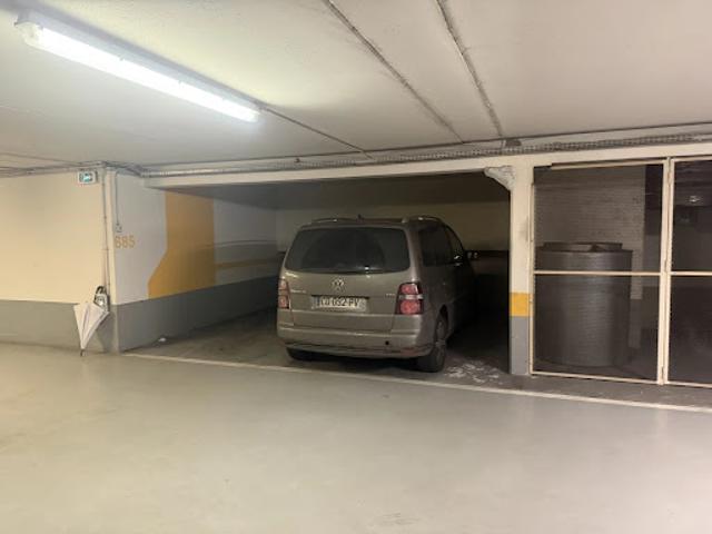 Garage vente à Paris, Île-de-France