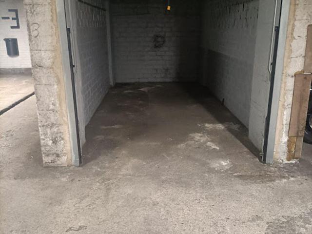 Garage vente à Paris 16e Arrondissement, Paris