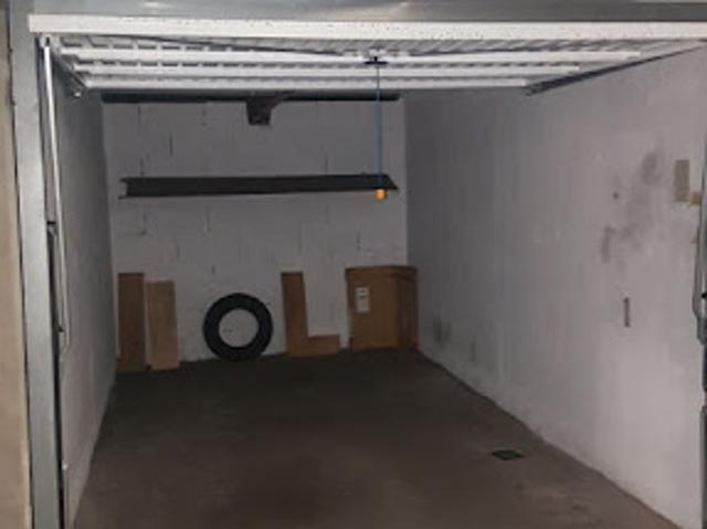 Garage vente à Paris, Île-de-France