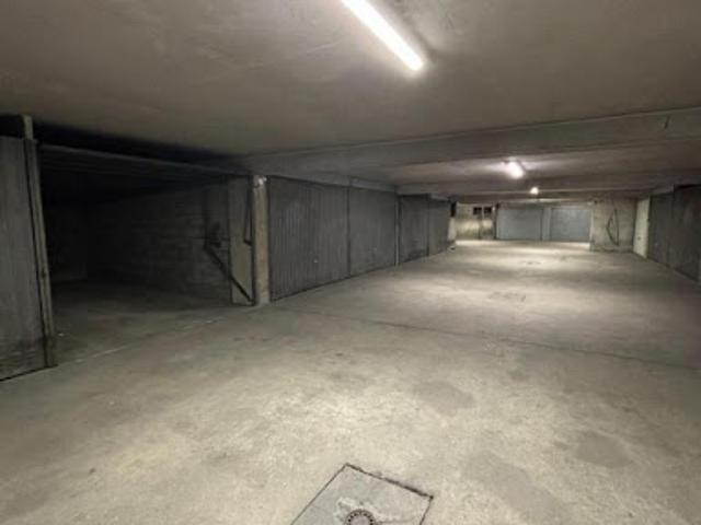 Garage vente à Paris, Île-de-France