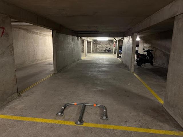 Garage vente à Paris 20e Arrondissement, Paris