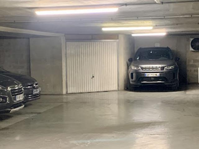 Garage vente à Paris, Île-de-France